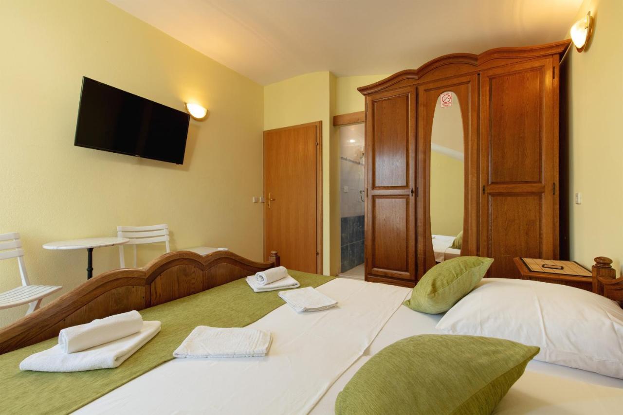Bed & Breakfast Senator بودْسْتغانا المظهر الخارجي الصورة